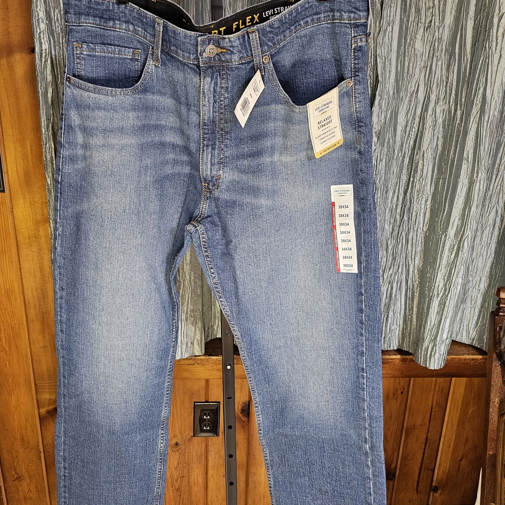 Signature by Levi Strauss Men's Light Blue Straight Relaxed Fit Jeans 38 X 34